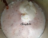 A picture of step 2 of Ferrero Milkshake.