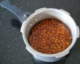 கருப்பு கொண்டை கடலை சுண்டல்(sundal recipe in tamil) ரெசிபி ஸ்டேப் 2 புகைப்படம்