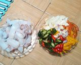Foto langkah ke 2 dari resep Cumi Saus Tiram.