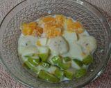 A picture of step 4 of Creamy Fruits Salad.