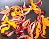 Hình bước làm 5 của món Chicken Fajitas - Cuốn Gà Áp Chảo Kiểu Mexico