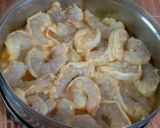 A picture of step 1 of Prawns Curry.