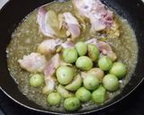 รูปขั้นตอนการทำที่ 2 ของ ขนมจีนแกงเขียวหวานไก่