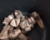 Foto del paso 5 de la receta: Carne de puerco en salsa esmeralda con Verdolagas verde vida