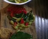 Foto langkah ke 2 dari resep Tumis Bunga Pepaya.