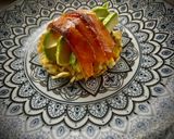 Foto del paso 4 de la receta: Tortita de patatas con aguacate, salmón y huevo poché