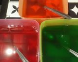 Foto langkah ke 2 dari resep Es Jelly Pelangi.