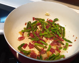 Foto del paso 3 de la receta: Sopa de arroz, trigueros, jamón y huevo escalfado