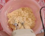 Foto langkah ke 2 dari resep Kue Semprit Chocochip.