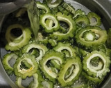 பாவகா வறுக்கவும் ரெசிபி ஸ்டேப் 2 புகைப்படம்