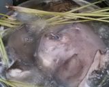 Foto langkah ke 1 dari resep Sop Kaki Kambing Kuah Susu.
