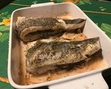 Une image de l'étape 6 de Filets de merlu aux oignons et câpres italiennes.