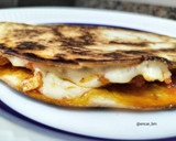 Foto del paso 6 de la receta: Quesadilla de sobrasada, queso, cebolla y miel