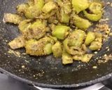 A picture of step 4 of Green chilli in curd.
