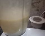 A picture of step 2 of Banana milk shake.