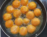 Foto langkah ke 6 dari resep Bola-bola Ubi Goreng.