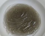 A picture of step 1 of Spicy hairy gourd noodles.
