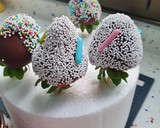 Foto del paso 6 de la receta: *Fresas cubiertas de Chocolate y Sprinkles*