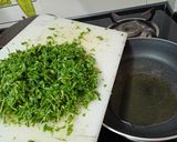 A picture of step 1 of Methi-Matar-Paneer Malai.