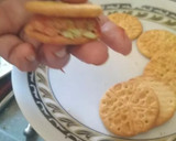 सेन्डविच चीज़ी पिज़्ज़ा बिस्कुट बाइट (Sandwich Cheesy Pizza Biscuit Bite Recipe in Hindi) रेसिपी चरण 6 फोटो
