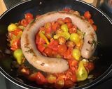 Une image de l'étape 11 de Saucisse à l'ancienne aux trois tomates, ail fumé, oignon de roscoff et romarin frais.