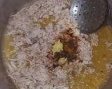 A picture of step 5 of Fried rice with fried chicken.