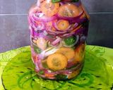 Foto del paso 17 de la receta Cebollas moradas encurtidas con guindillas y zanahorias