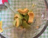 Foto langkah ke 1 dari resep Avocado Ice Cream With Almond And Choco Chip.