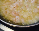 Foto del paso 2 de la receta: Revuelto de gambas y champiñones