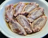 A picture of step 1 of Fish Sauce Chicken Wings (ปีกไก่ทอดนำ้ปลา).