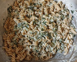 Foto del paso 5 de la receta: Pasta con salsa de acelgas y requesón con un toque de limón