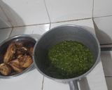 Foto langkah ke 1 dari resep Ayam Goreng Sambal Hijau khas Padang.
