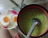 Hình bước làm 5 của món Cháo lá dứa hột vịt muối