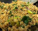 A picture of step 2 of Bread upma.