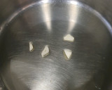 Foto del paso 1 de la receta: Marmitako de atún con gambones