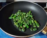 A picture of step 1 of Dahi Bhindi.