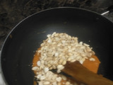 गुड़ मूंगफली चिक्की (gur mungfali chikki recipe in Hindi)