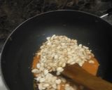 गुड़ मूंगफली चिक्की (gur mungfali chikki recipe in Hindi) रेसिपी चरण 5 फोटो
