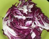 Foto del passaggio 1 della ricetta Pasta radicchio speck e noci