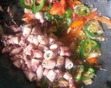 Foto langkah ke 4 dari resep Cumi Asin Cabe ijo.