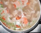 Foto langkah ke 4 dari resep Sup Sumsum Akar Teratai.