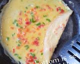A picture of step 3 of Omelette Egg Roll.
