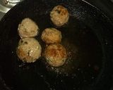 A picture of step 1 of Red sauce meat 🍖 balls in bread 🍞 basket 🏀.