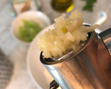 Foto del paso 4 de la receta: Tzatziki salsa griega de yogur y pepino