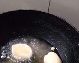 A picture of step 2 of Pani puri.