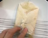 Foto langkah ke 8 dari resep Martabak telur daging daun wansui (daun ketumbar).