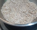 A picture of step 1 of Oats laddu.