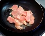 รูปขั้นตอนการทำที่ 3 ของ ฟักทองผัดไก่