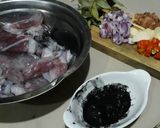 Foto langkah ke 1 dari resep Cumi Hitam Pedas.