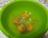 Pas rețetă Ruladă omletă cu șuncă și cașcaval 1 fotografie